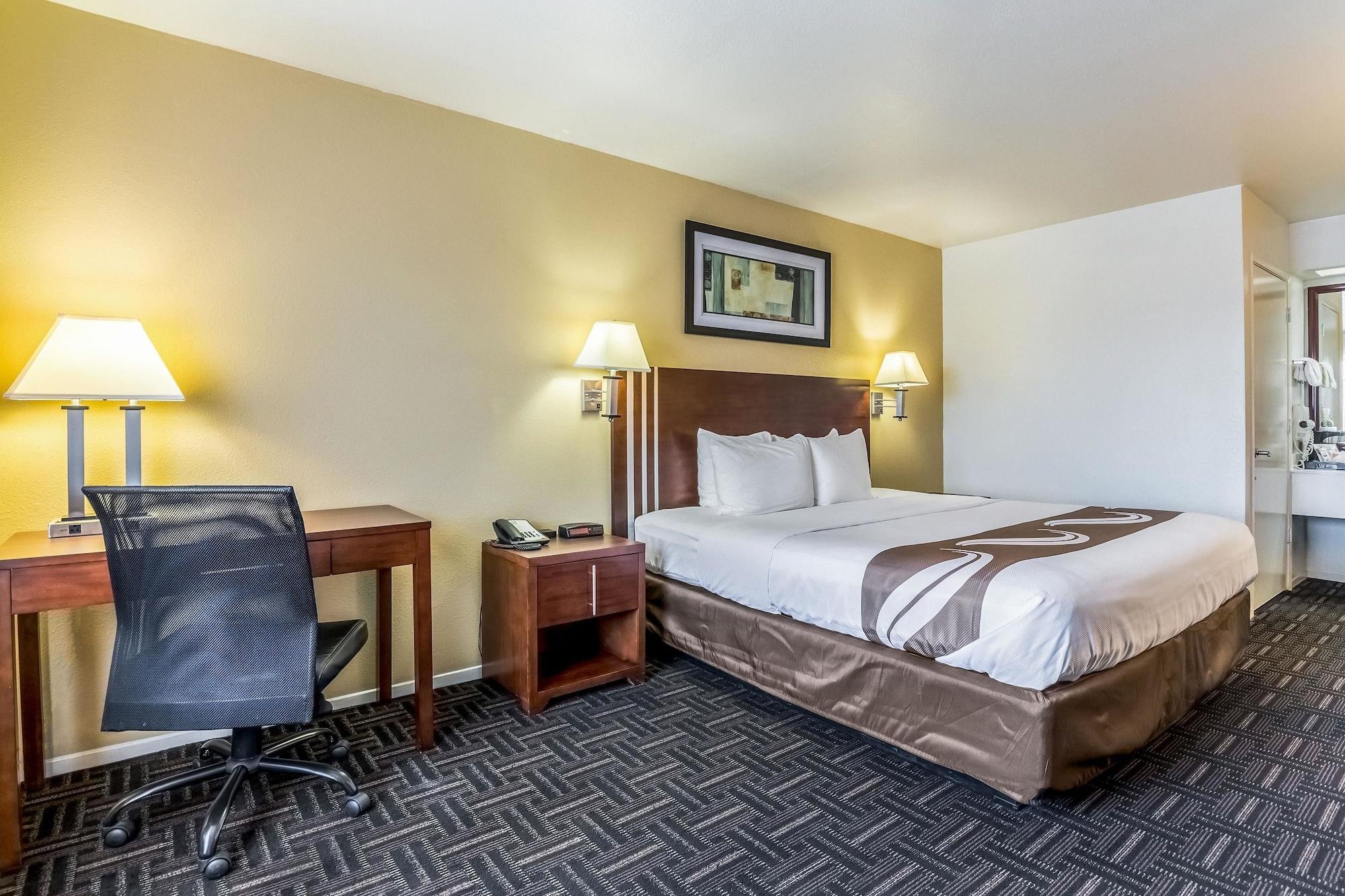 Quality Inn Fresno Near University Exterior photo