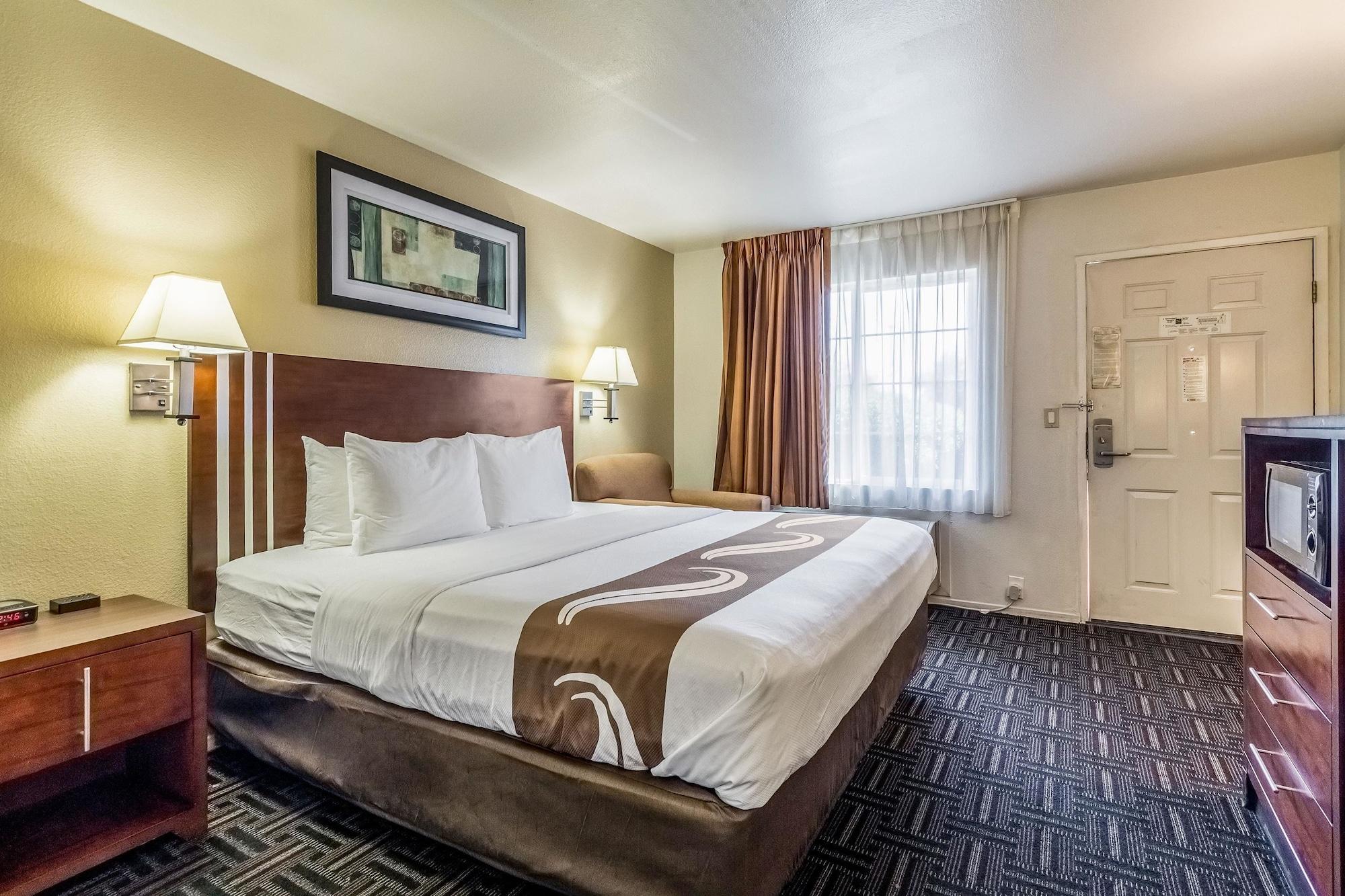 Quality Inn Fresno Near University Exterior photo