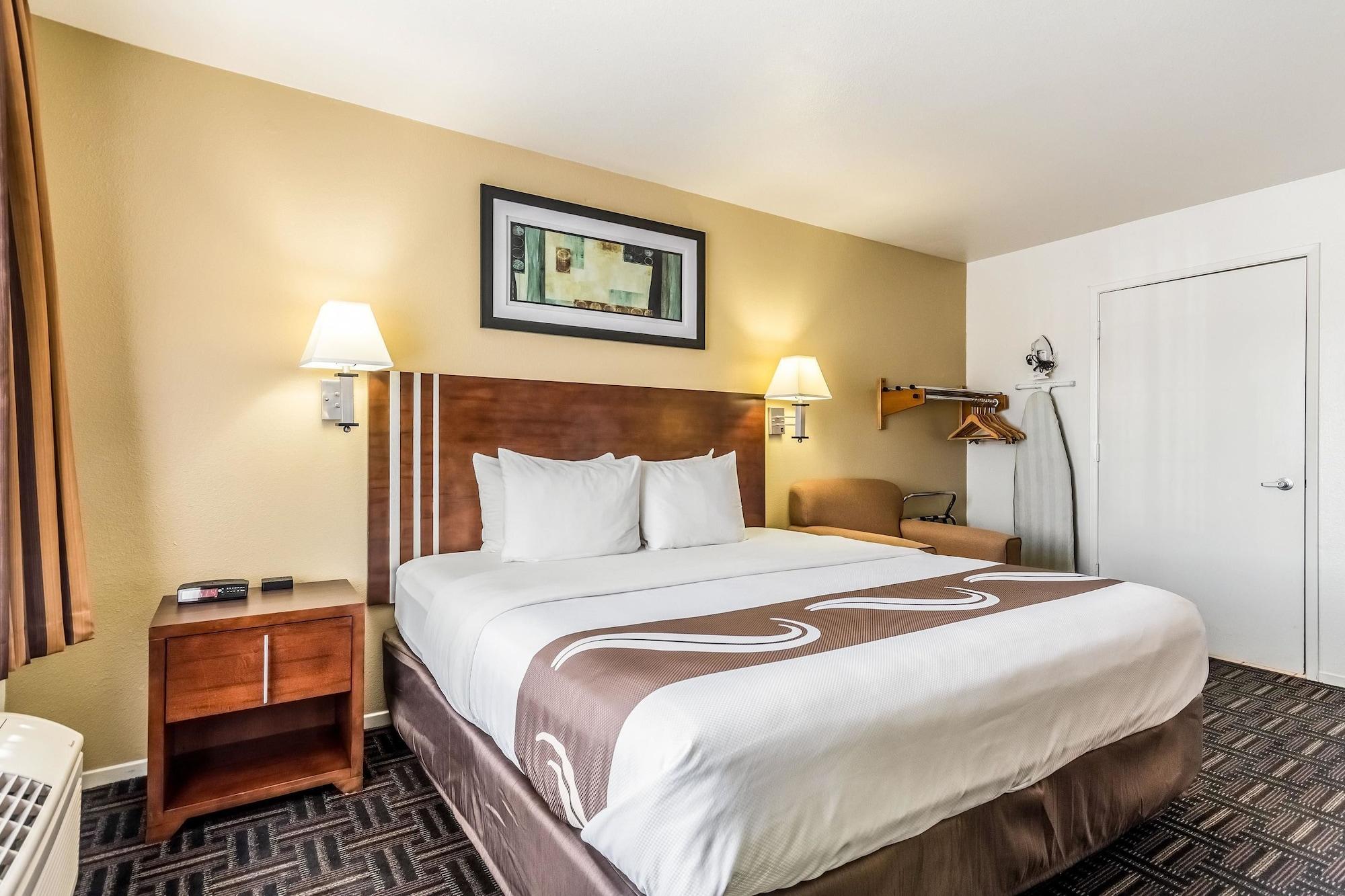 Quality Inn Fresno Near University Exterior photo